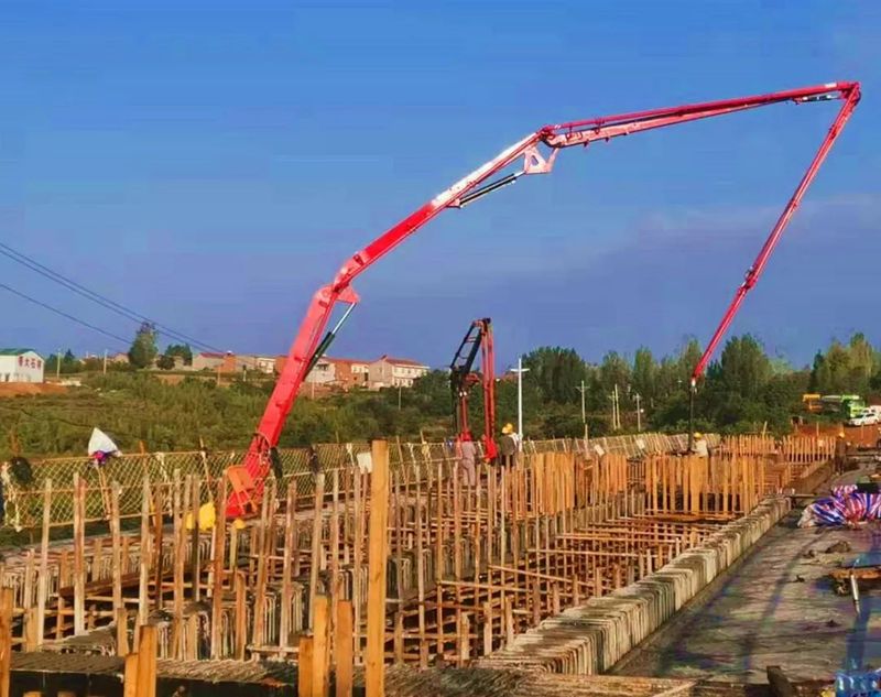 混凝土输送泵车浇筑现场 - 晋城市阳城南互通至县城连接线工程2#桥箱梁底腹板金洋2牌混凝土浇筑完成 混凝土输送泵车浇筑现场 - 晋城市阳城南互通至县城连接线工程2#桥箱梁底腹板金洋2牌混凝土浇筑完成