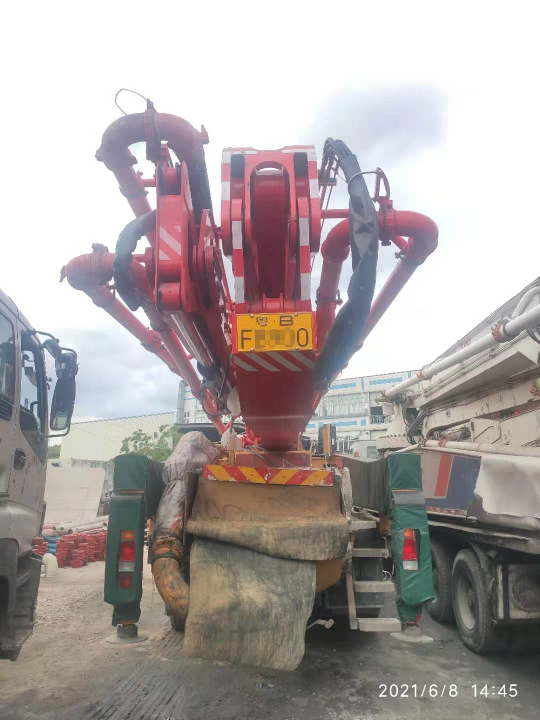深圳2021年国六6节臂49米三一重工混凝土泵车，五十铃底盘