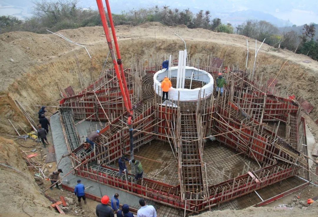 浙江衢山风电场二期项目完成 第一台风机基础混凝土浇筑开始