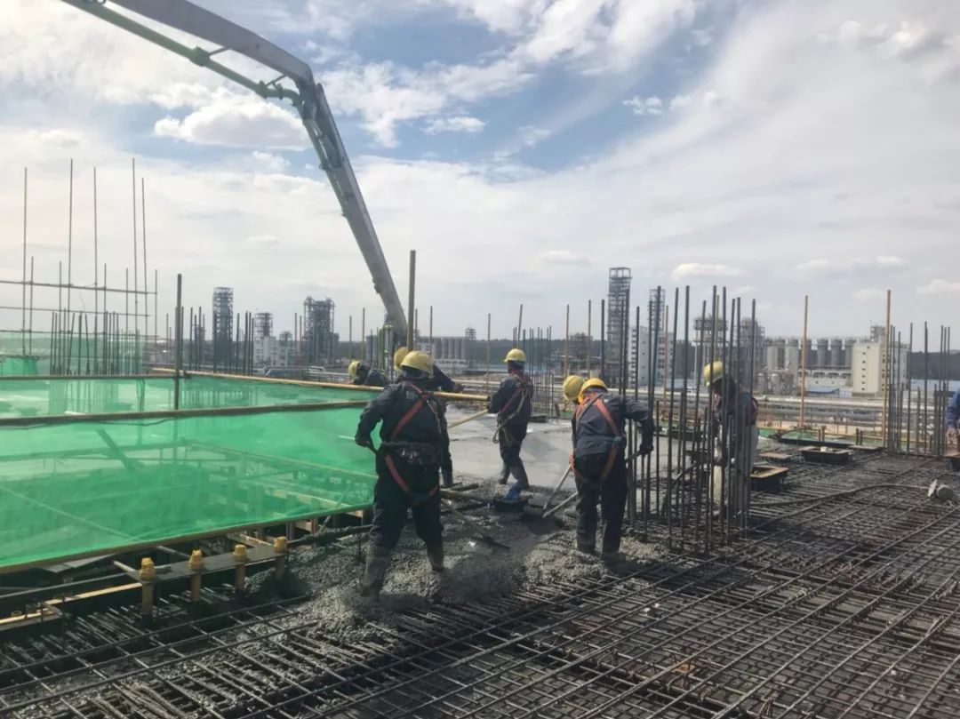 微榆能化:填平补齐工程甲醇气化框架混凝土浇筑提前完成
