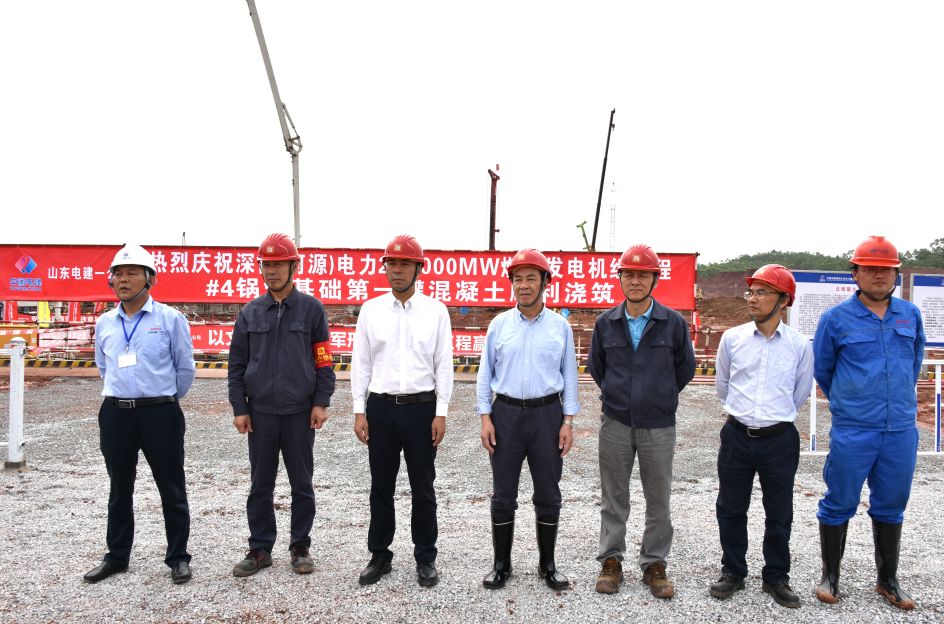 中联重科泵车浇筑现场 - 深圳能源河源电力2×1000MW项目#4锅炉基础第一罐混凝土浇筑完成 中联重科泵车浇筑现场 - 深圳能源河源电力2×1000MW项目#4锅炉基础第一罐混凝土浇筑完成