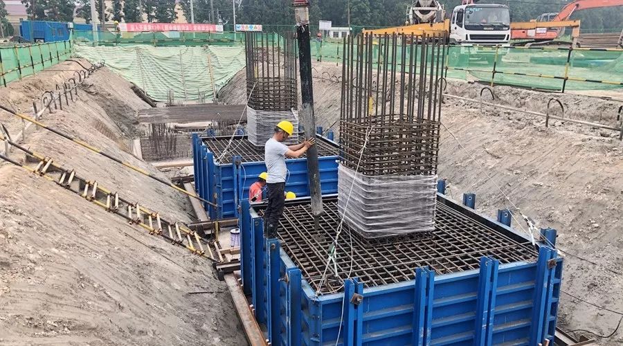 中交路桥华东:上海崇明生态大道5-2标项目首个承台混凝土浇筑完成
