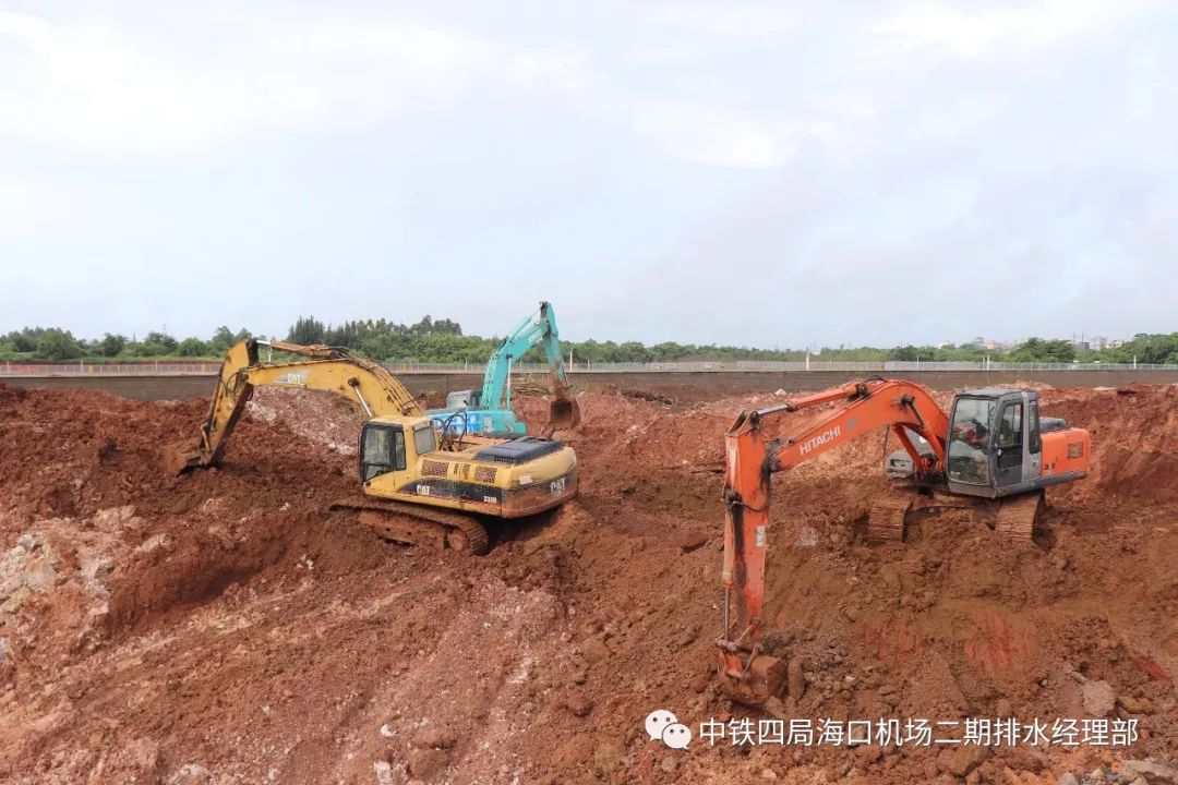 中铁四局海口美兰机场二期排水项目部首节箱涵混凝土顺利浇筑 中铁四局海口美兰机场二期排水项目部首节箱涵混凝土顺利浇筑