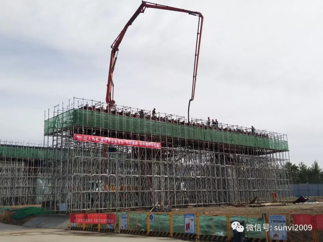 三一重工泵车浇筑现场 - 呼和浩特市三环路台阁牧立交等工程主线桥首榀盖梁混凝土浇筑 三一重工泵车浇筑现场 - 呼和浩特市三环路台阁牧立交等工程主线桥首榀盖梁混凝土浇筑