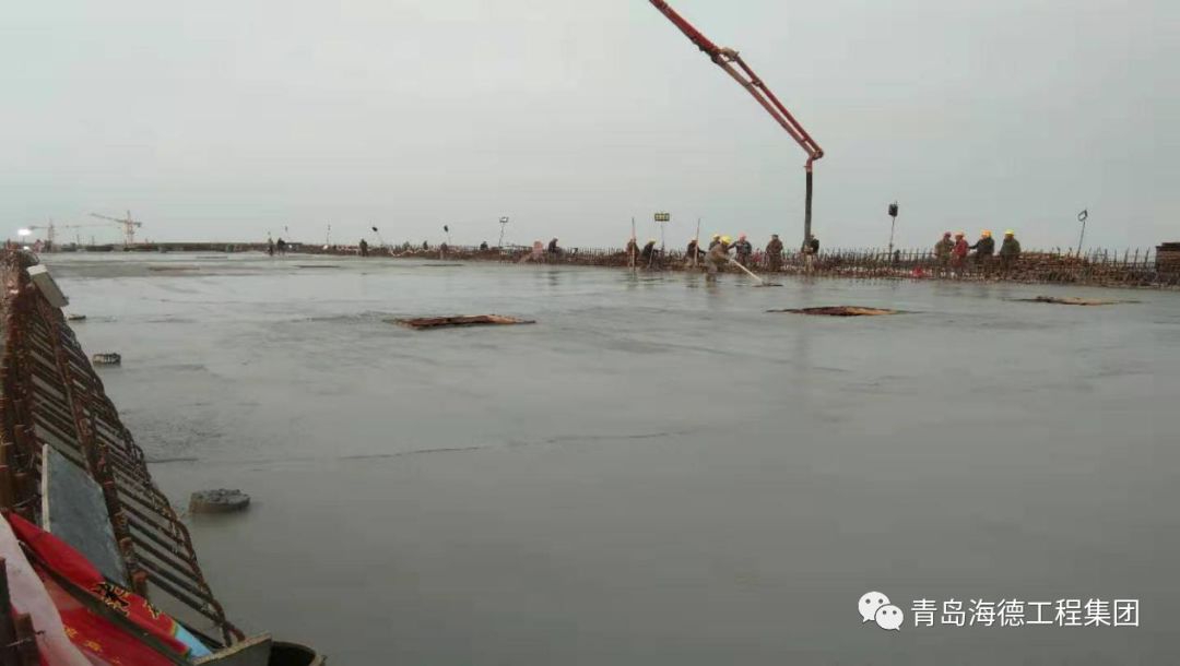 青岛海德工程集团:新机场高速项目最后一联现浇箱梁混凝土浇筑完成 青岛海德工程集团:新机场高速项目最后一联现浇箱梁混凝土浇筑完成