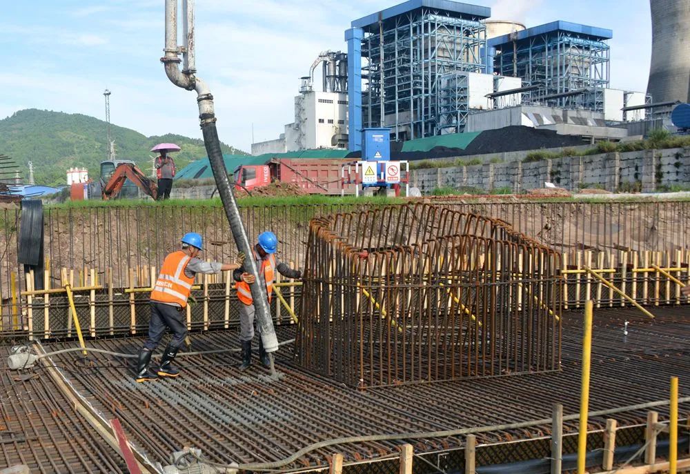 重慶電廠環保遷建工程1號自然通風冷卻塔環基第一段混凝土澆築