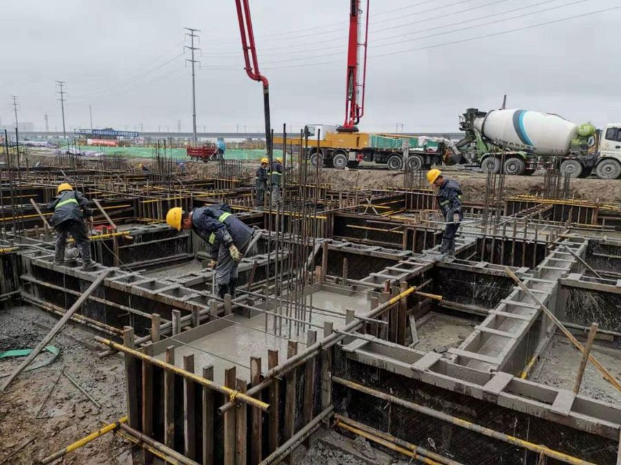 三一重工泵車,混凝土攪拌運輸車澆築現場 - 中鐵三局杭紹城際鐵路sg-9