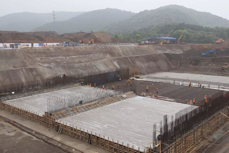 中铁城建苏州何山路项目部大体积混凝土底板混凝土浇筑完成