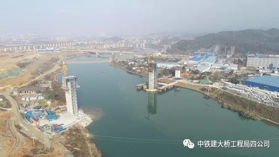 中铁建大桥四公司张吉怀项目下垄舞水特大桥45#墩0号块混凝土浇筑完成 中铁建大桥四公司张吉怀项目下垄舞水特大桥45#墩0号块混凝土浇筑完成